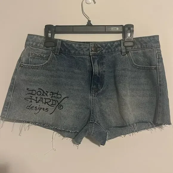 NWOT ED HARDY SWALLOW DENIM SHORTS WOMRN SZ 30 - Picture 2 of 6